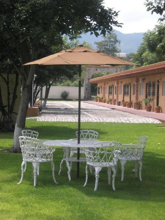 Hotel Concierge Plaza La Esperanza Текискиапан Экстерьер фото